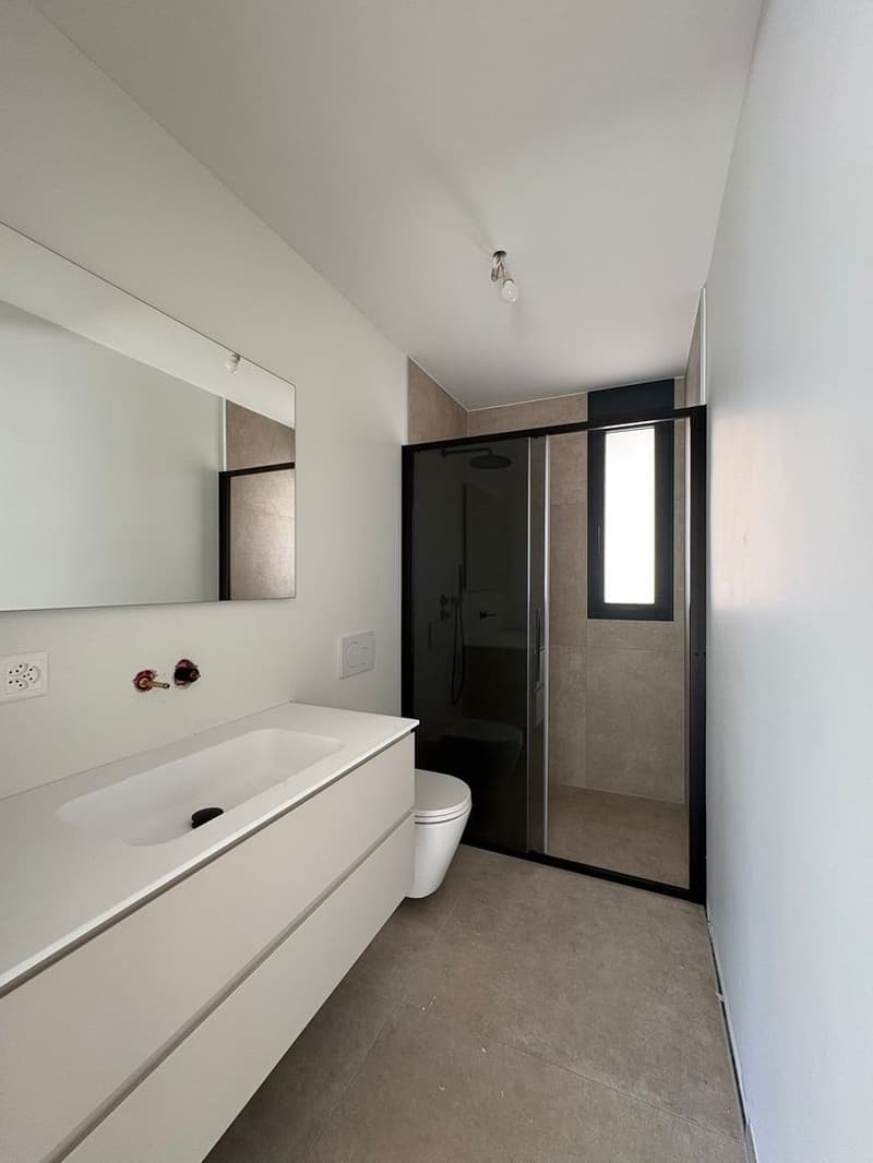 Appartement moderne de 3.5 pièces avec grande terrasse à Giubiasco (10)