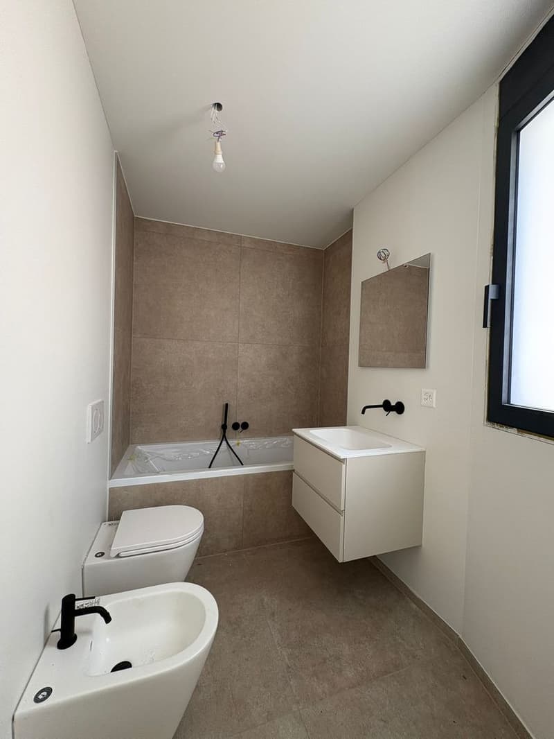 Appartement moderne de 3.5 pièces avec grande terrasse à Giubiasco (12)