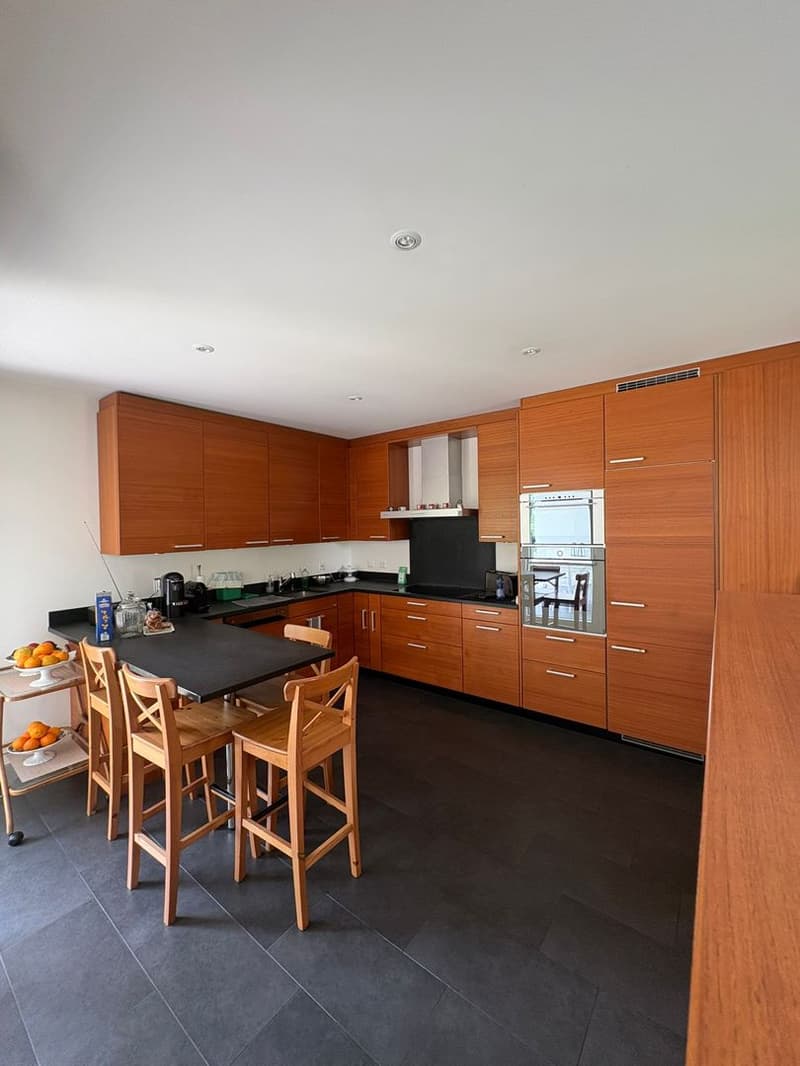 Detached house with large garden in quiet location in Grono (4)