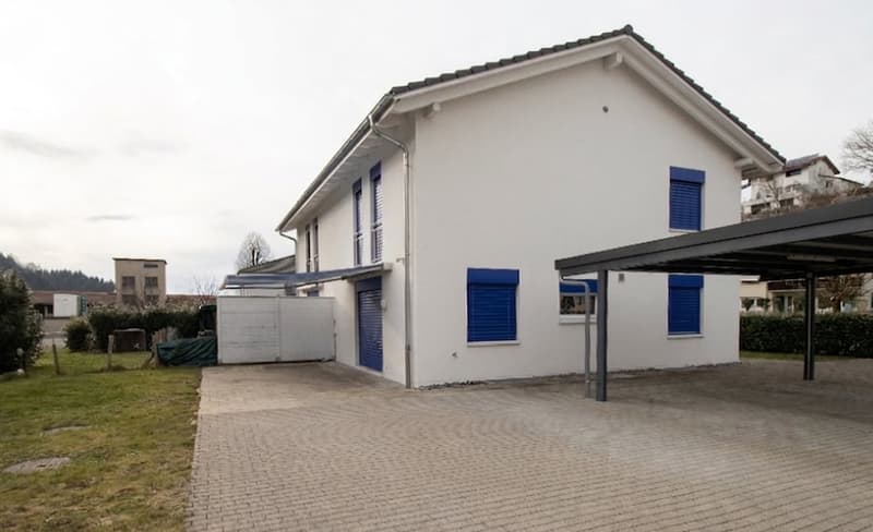 Casa a due famiglie a Sumiswald – 11 stanze, moderna e familiare (3)