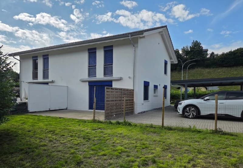 Casa a due famiglie a Sumiswald – 11 stanze, moderna e familiare (2)