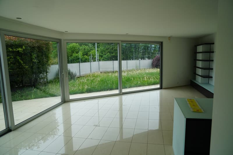 Elegant Single-Family Villa in Gentilino – 6 Rooms with Exclusive View and Comfort (3)