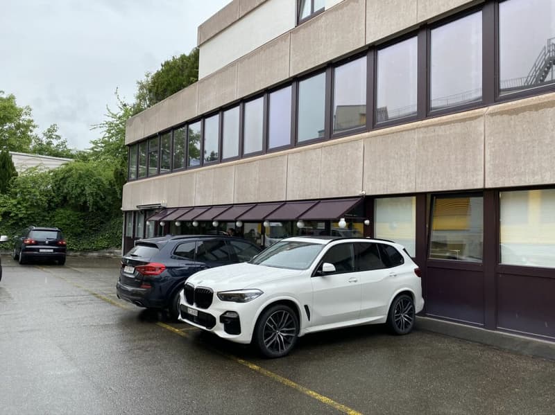 Three separately accessible commercial units on the ground floor - versatile (2)