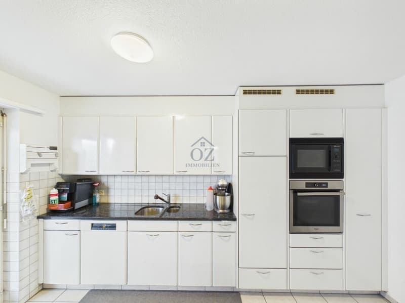 Helle Wohnung mit grosszügigem Grundriss (2)