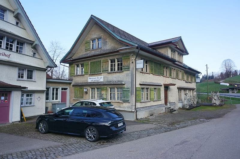 Ensemble with guest house, 2 apartments & barn in Nesslau - for sale (4)