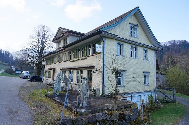 Ensemble with guest house, 2 apartments & barn in Nesslau - for sale (2)