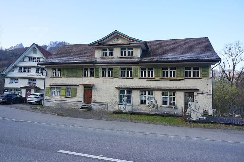 Ensemble with guest house, 2 apartments & barn in Nesslau - for sale (3)