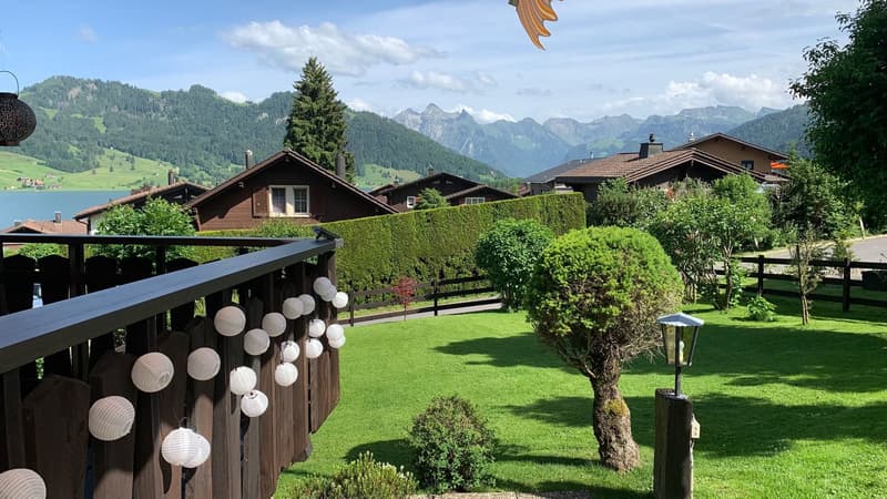 Charming Chalet with Lake and Mountain View (10)