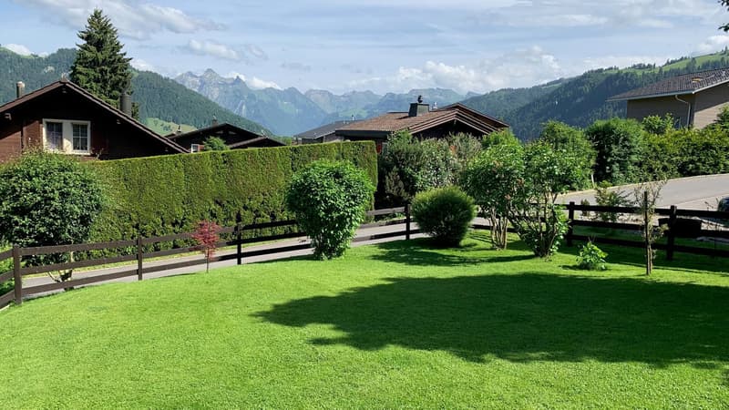 Charming Chalet with Lake and Mountain View (8)
