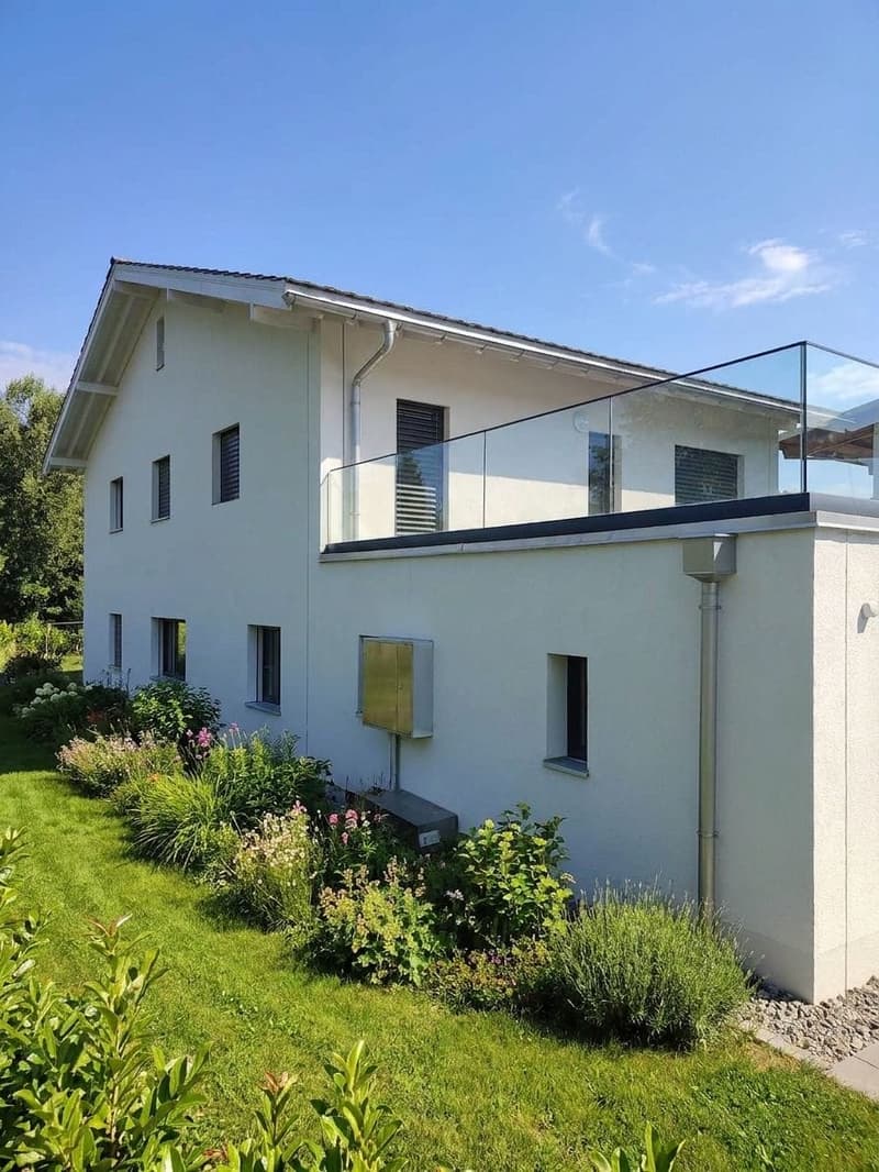 Casa unifamiliare moderna di 6,5 locali con terrazza a Balterswil (1)