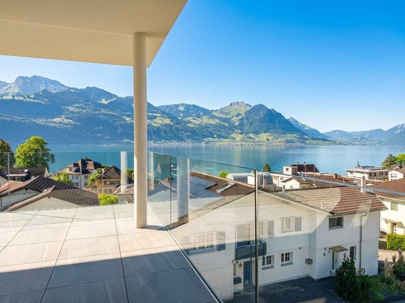 5.5-Zimmer-Maisonette mit unverbaubarer Seesicht, Gersau (2)
