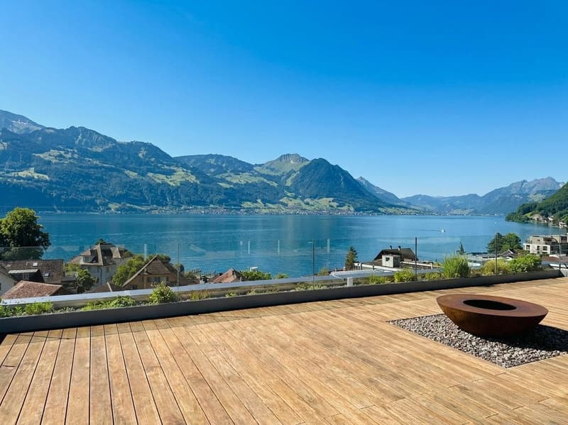 5.5-Zimmer-Maisonette mit unverbaubarer Seesicht, Gersau (1)