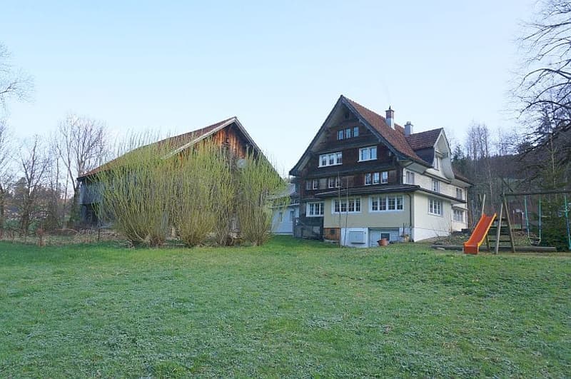Ehemaliges Gasthaus mit Ausbaupotenzial in Nesslau kaufen (3)