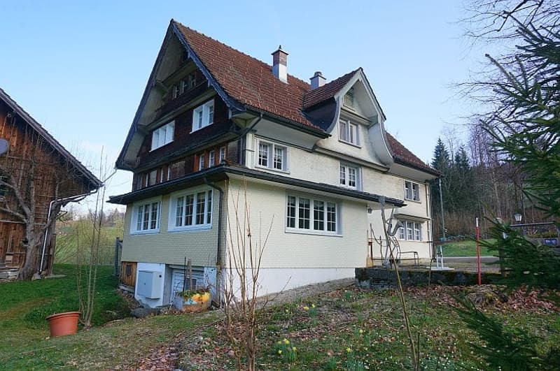 Ehemaliges Gasthaus mit Ausbaupotenzial in Nesslau kaufen (2)