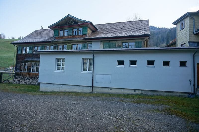 Ehemaliges Gasthaus mit Ausbaupotenzial in Nesslau kaufen (4)