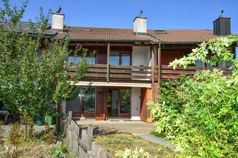 Charmantes 5.5-Zimmer-Reiheneinfamilienhaus an sonniger Lage (1)