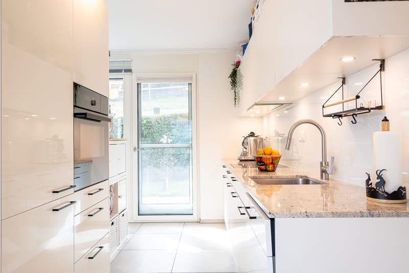 Modern 3.5-room garden apartment with large outdoor area for sale in Toffen (8)