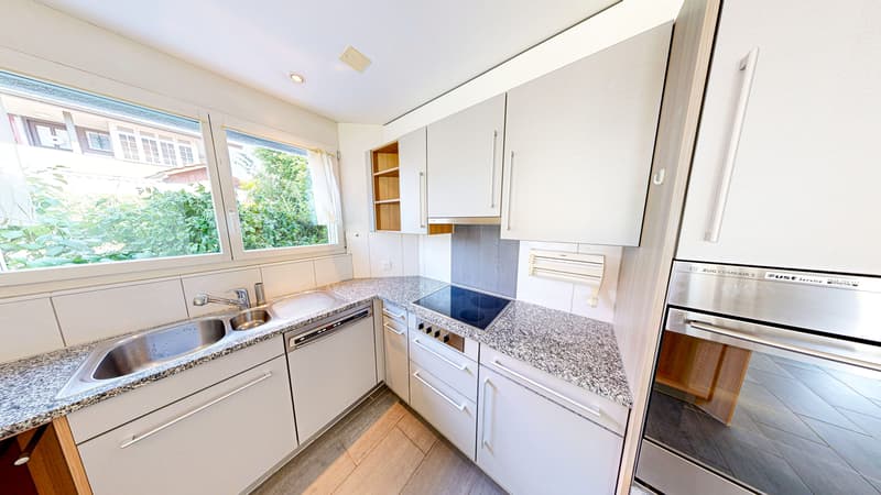 Bright 4.5-room garden apartment with terrace for sale in Münsingen (4)