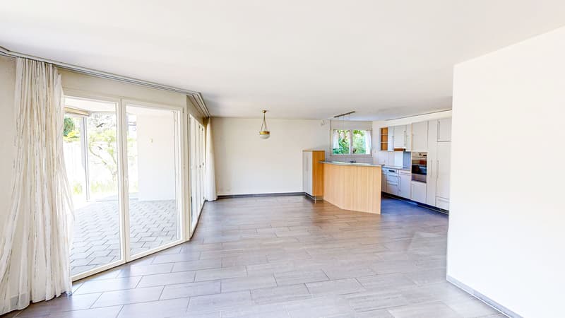 Bright 4.5-room garden apartment with terrace for sale in Münsingen (2)
