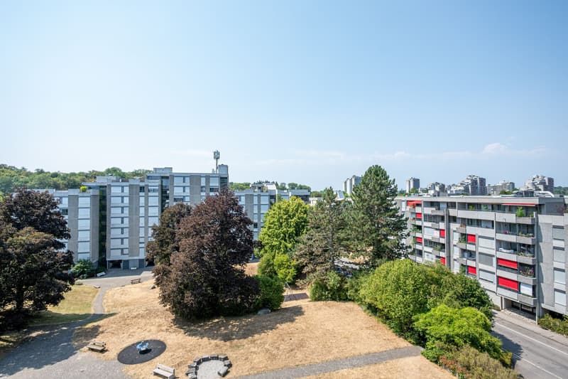 Bright 4.5-room apartment with balcony in Muri near Bern for sale (4)