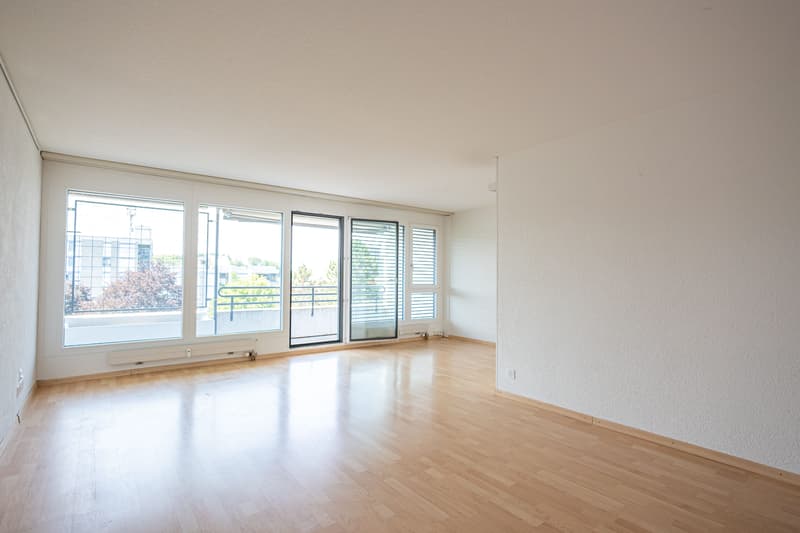 Bright 4.5-room apartment with balcony in Muri near Bern for sale (1)
