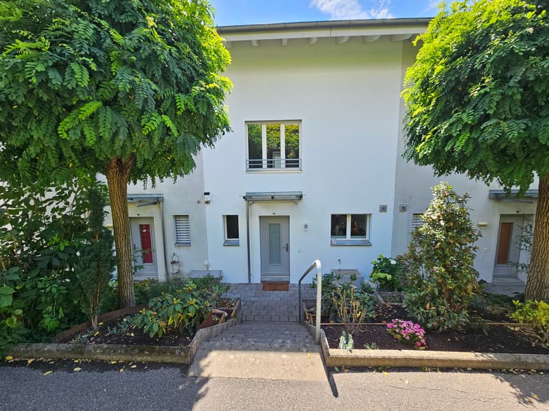 5.5-Zi.-Reihen-Mittelhaus mit zwei Terrassen in Neuenegg kaufen (1)