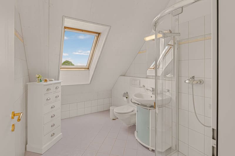 Du/WC 2. DG