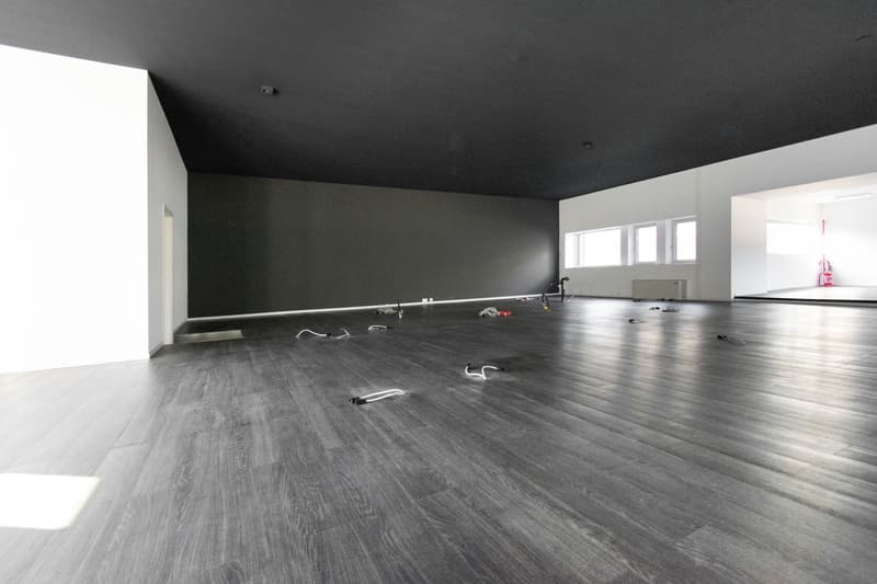 BRIGHT OPEN SPACE IN STRATEGIC LOCATION (9)