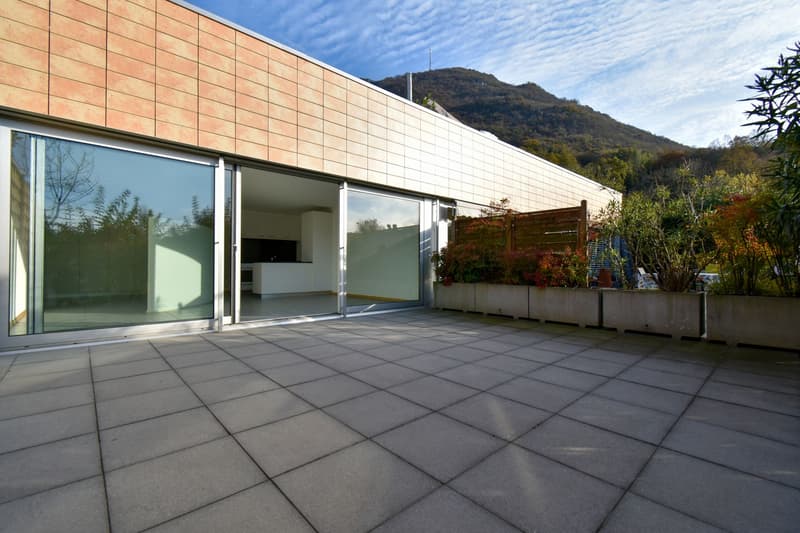 MODERNO MONOLOCALE CON AMPIA TERRAZZA (12)