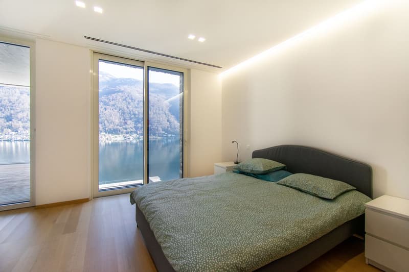 ESCLUSIVO APPARTAMENTO DI LUSSO CON JACUZZI E MERAVIGLIOSA VISTA LAGO (24)