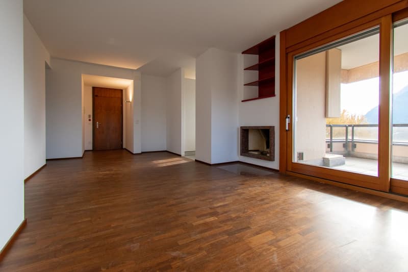 ATTICO 4.5 LOCALI RISTRUTTURATO CON CAMINO E VISTA LAGO (3)
