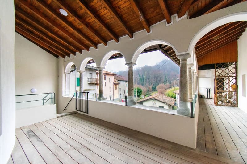 Maison de noyau fascinante avec grand jardin et loggia (11)