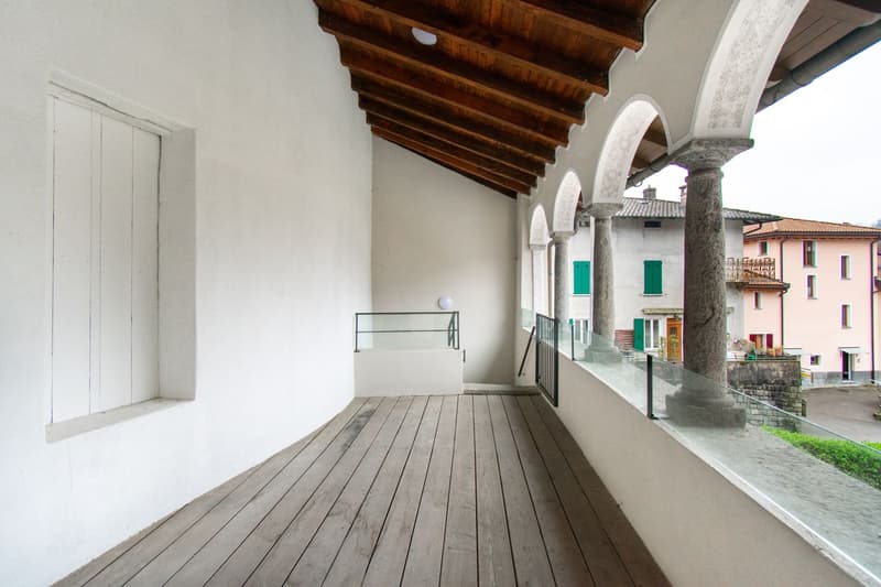 Maison de noyau fascinante avec grand jardin et loggia (12)