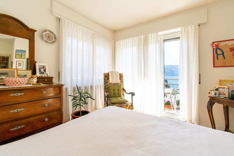 APPARTEMENT LUMINEUX 4.5 PIÈCES AVEC BALCON ET VUE SUR LE LAC (5)