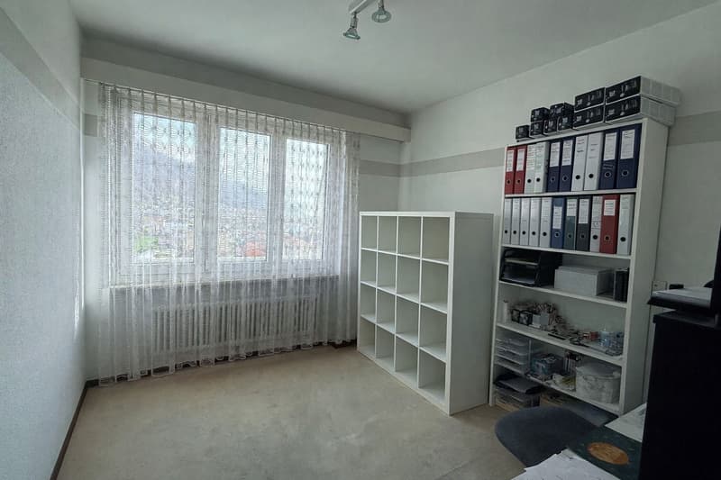 HELLES 3.5-ZIMMER-WOHNUNG IM OBERSTEN STOCK MIT BALKON (5)