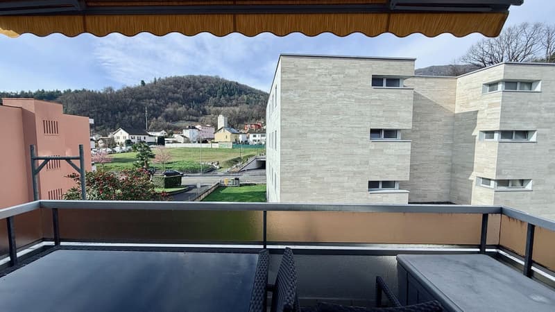 HELLES 3.5-ZIMMER-WOHNUNG IM OBERSTEN STOCK MIT BALKON (2)