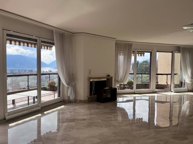 Attic with Terrace and Lake View (4)