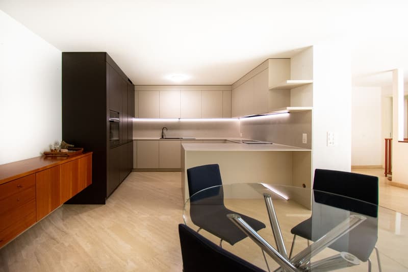 Duplex exclusif avec vue spectaculaire sur le lac et jardin (4)