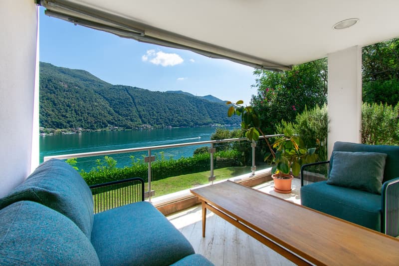 Duplex exclusif avec vue spectaculaire sur le lac et jardin (12)