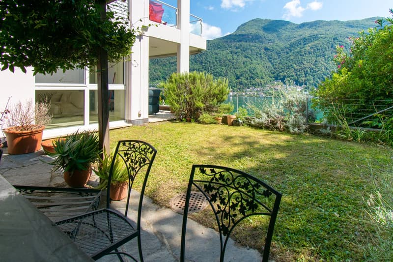 Duplex exclusif avec vue spectaculaire sur le lac et jardin (13)