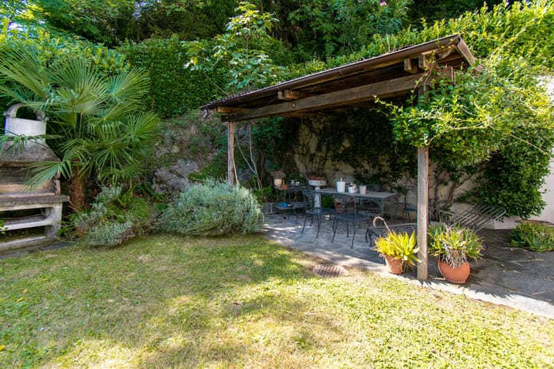 Duplex exclusif avec vue spectaculaire sur le lac et jardin (14)