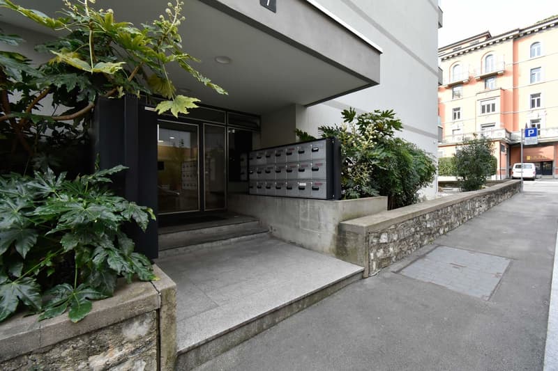 2.5 rooms with large balcony in central location (7)