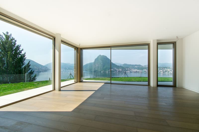 LUXURIÖSE WOHNUNG MIT PANORAMAGARTEN UND SEEBLICK (1)