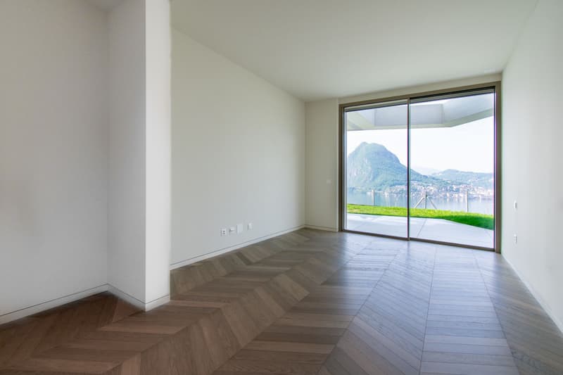 LUXURIÖSE WOHNUNG MIT PANORAMAGARTEN UND SEEBLICK (9)