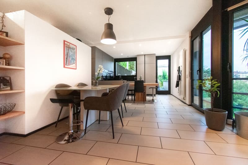 CASA MODERNA SU DUE PIANI CON GIARDINO E TERRAZZA (5)