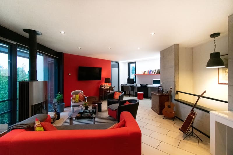 CASA MODERNA SU DUE PIANI CON GIARDINO E TERRAZZA (8)