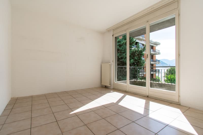 Commercial premises with shop window in Massagno (7)