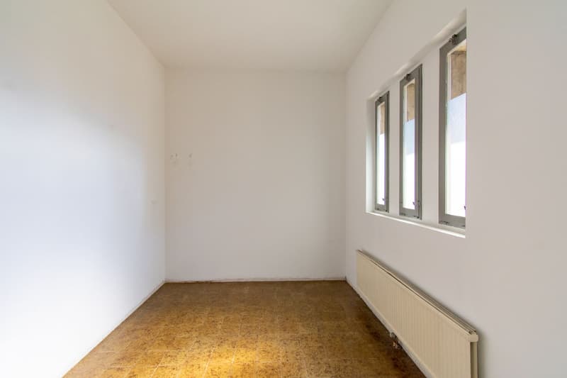 Commercial premises with shop window in Massagno (4)