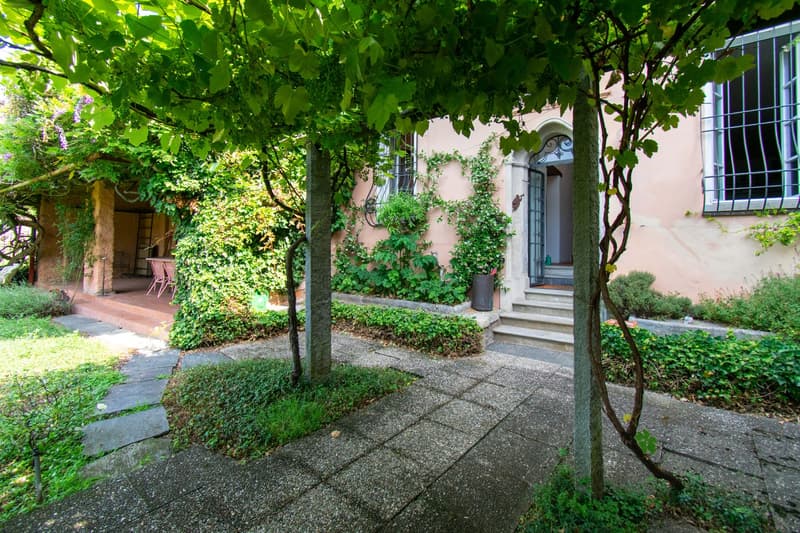 Eigenschaft mit Charme und großem Garten und Seeblick (12)