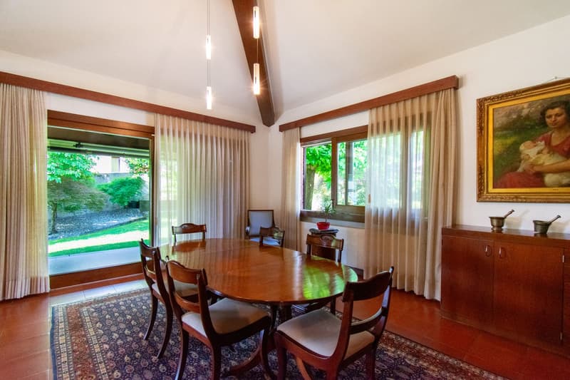 Villa with sought-after volumes and carefully manicured garden (5)